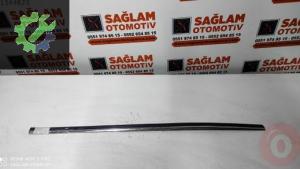 VW GOLF-4 ÇIKMA SOL ÖN KAPI ÇİTASI OEM; 1J4853515-D
