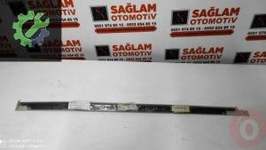 VW GOLF-5 ÇIKMA SAĞ ÖN CAM FİTİLİ OEM; 1K4837478D