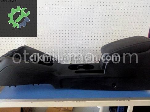 Volkswagen Jetta Orta Konsol çıkma parça