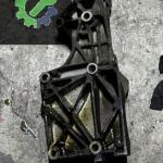 038903143AF CADDY ŞARJ DİNAMOSU KLİMA BAĞLANTI TAŞIYICI BRAKETİ
