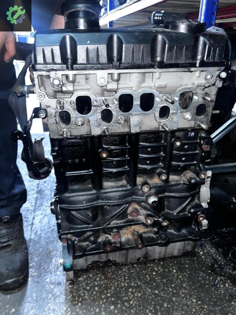 Volkswagen Passat çıkma parça