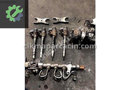 Volkswagen Passat Enjektör 03L130277J çıkma parça
