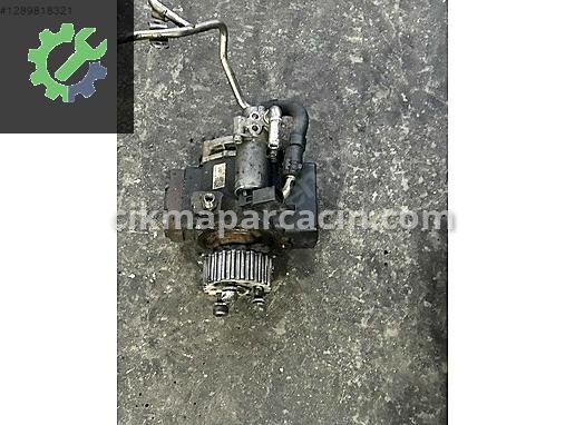 Volkswagen Passat Yakıt Pompası 03L130755E çıkma parça