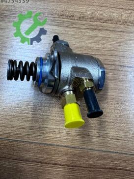 Volkswagen Passat Yüksek Basınç Pompası 03C127026R çıkma parça