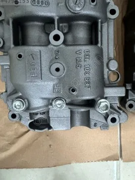 Volkswagen Jetta Yağ Pompası 03L103537 çıkma parça