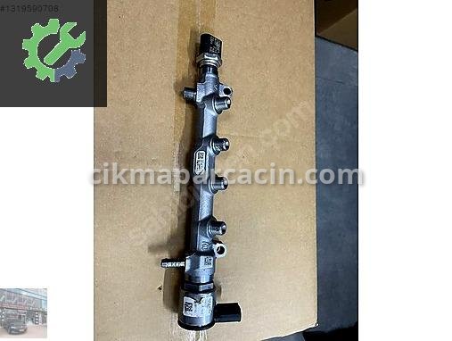 Volkswagen Caddy Rail Borusu 04L130089 çıkma parça