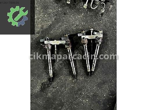 Volkswagen Passat Enjektör 04L130277AD çıkma parça
