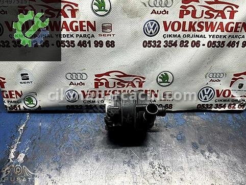 Audi A4 Motor Su Radyatörü 04L965567A çıkma parça