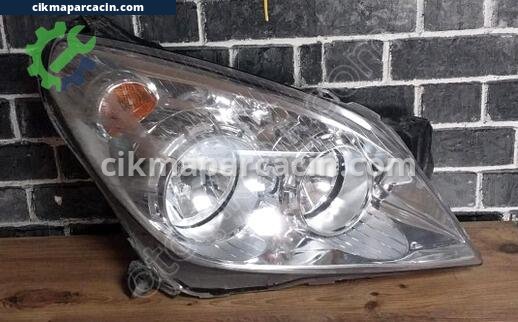 Opel Astra Sağ Ön Far çıkma parça