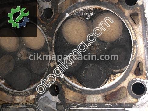 Audi Passat Silindir Kapak 06B103373AM çıkma parça