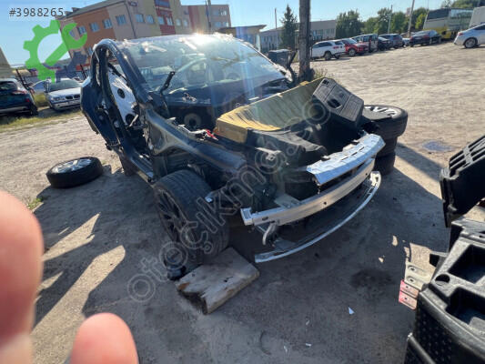Tesla Model Y Tavan çıkma parça