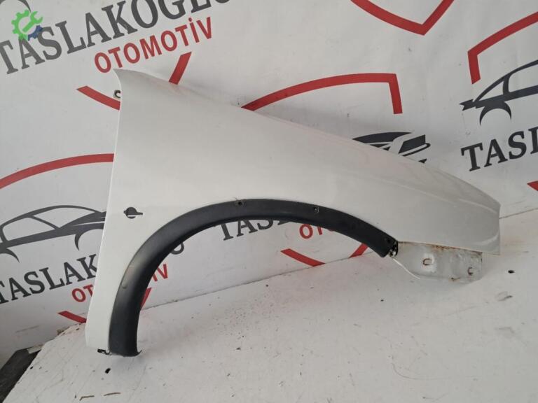 Opel Corsa Sağ Ön Çamurluk çıkma parça