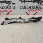 RENAULT CLİO 3 SAĞ ÇAMURLUK TESPİT PARÇASI