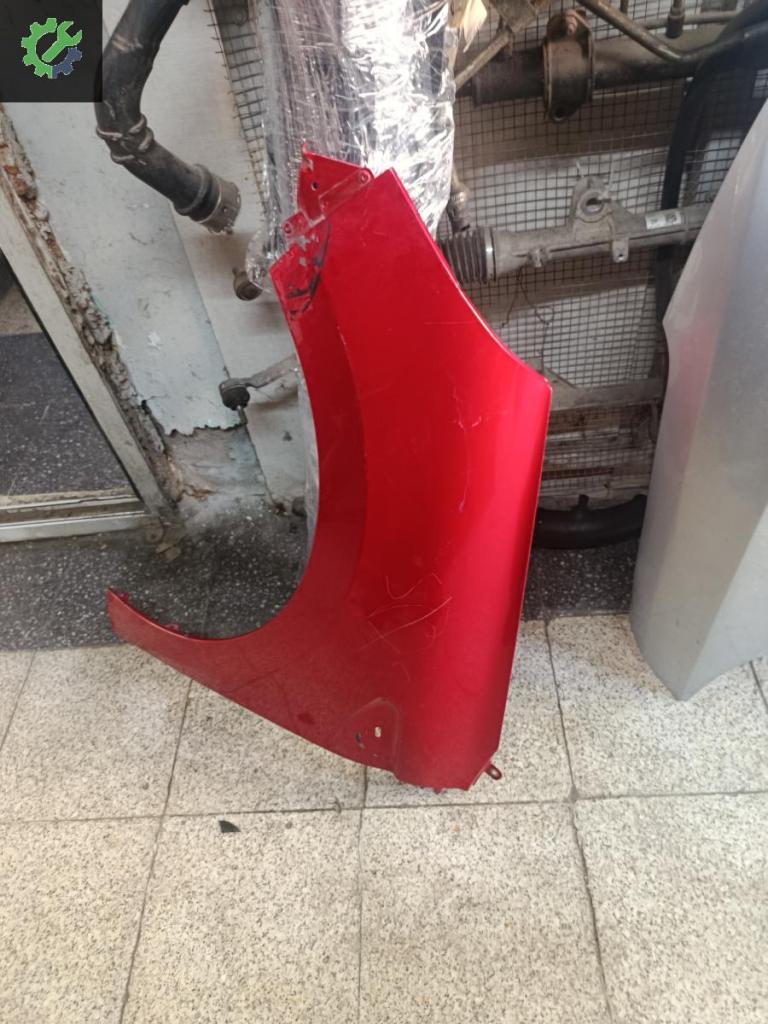 Renault Clio Çamurluk çıkma parça