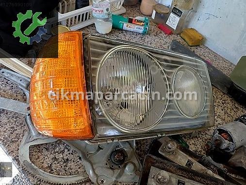 Mercedes-Benz 240 Sağ Ön Far çıkma parça