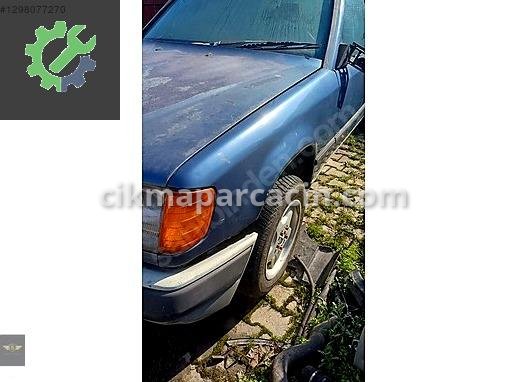 Mercedes-Benz 240 Çamurluk çıkma parça