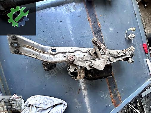 1268204142 MERCEDES W126 SİLECEK MOTORU VE MEKANİZMASI