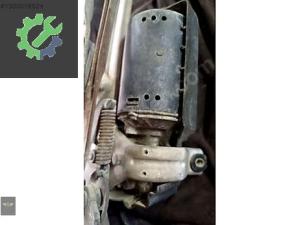 126 kasa mercedes silgeç motoru