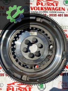 1.2TSİ OTOMATİK ŞANZUMAN ÇIKMA VOLANT 03F105266C