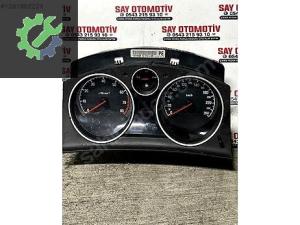 13216683 PE OPEL ZAFİRA B OTOMATİK GÖSTERGE PANELİ KM SAATİ