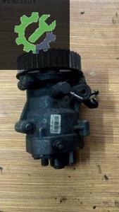 1.5 dizel Reno mazot pompası R9042a070a
