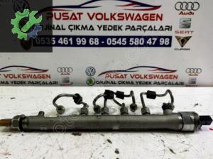 1.6 CAY MOTOR YAKIT RAİL BORUSU 03L089H ÇIKMA ORJİNAL