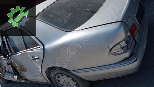 Mercedes-Benz E Serisi Arka Panel çıkma parça