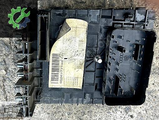 1K0937821D VW CADDY SİGORTA KUTUSU MODÜLÜ