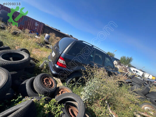 Mercedes-Benz ML Far çıkma parça
