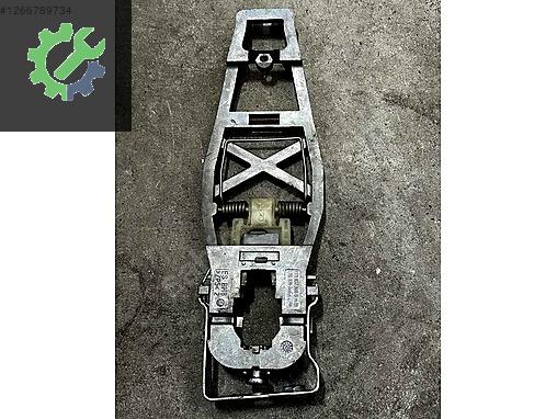 1T0837886B 1T0839886A CADDY TOURAN SAĞ KAPI KOLU İÇ BRAKETİ