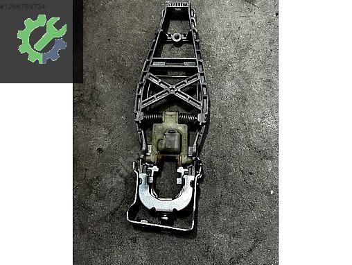 1T0837886B 1T0839886A CADDY TOURAN SAĞ KAPI KOLU İÇ BRAKETİ