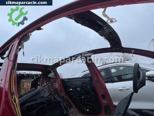 Tesla Model Y Tavan çıkma parça