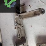 1K0199296E Golf 5 Caddy travesti bağlantı braketi