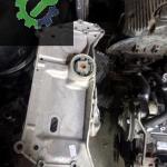 1K0199296E Golf 5 Caddy travesti bağlantı braketi