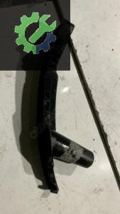 1K0807890A Volkswagen Golf 5 Sağ Far Alt Braketi