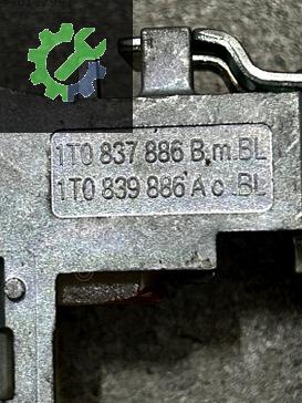 1T0837886B 1T0839886A CADDY TOURAN SAĞ KAPI KOLU İÇ BRAKETİ