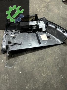 1T0867036D TOURAN SAĞ ARKA KAPI BAGAJ DÖŞEMESİ KAPLAMASI