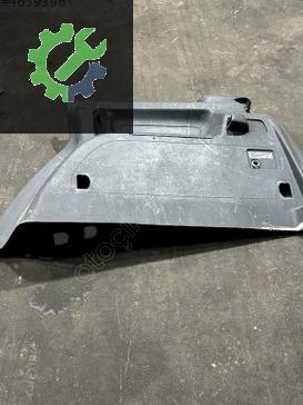 1T0867036D TOURAN SAĞ ARKA KAPI BAGAJ DÖŞEMESİ KAPLAMASI