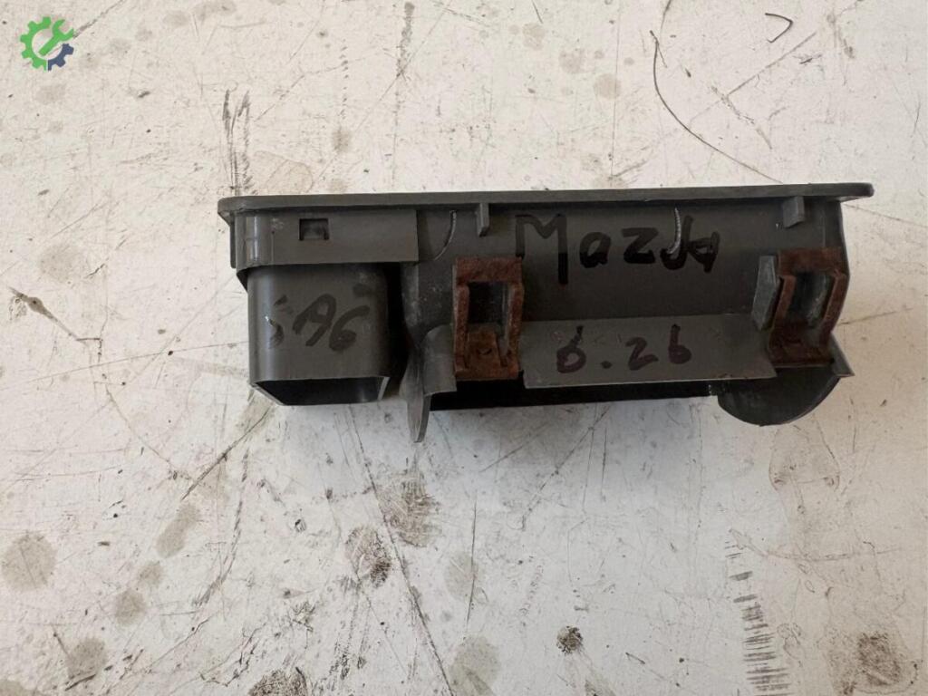 Mazda 626 Torpido çıkma parça