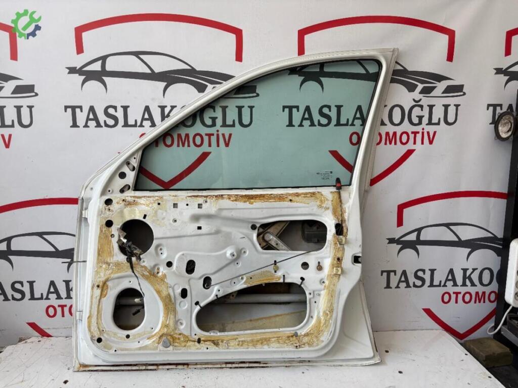 Opel Corsa Sağ Ön Kapı çıkma parça