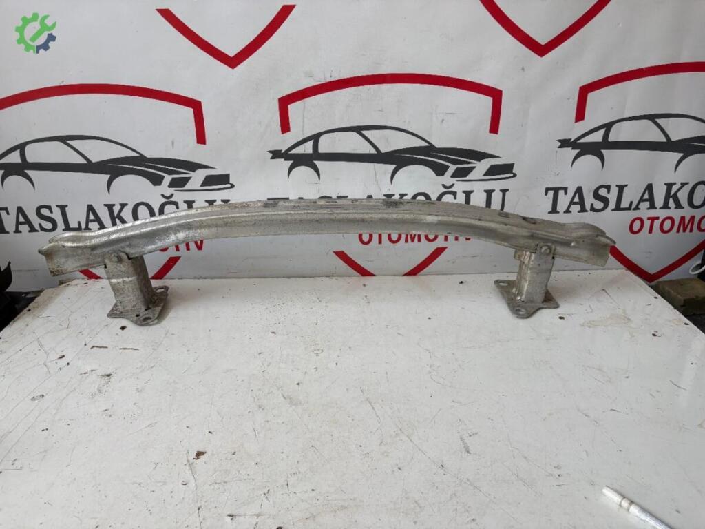 Renault Megane Tampon Demiri çıkma parça