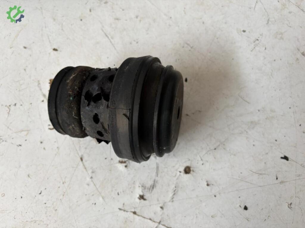 Volkswagen Polo Motor Takozu çıkma parça