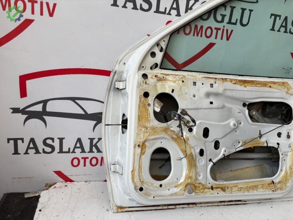 Opel Corsa Sağ Ön Kapı çıkma parça
