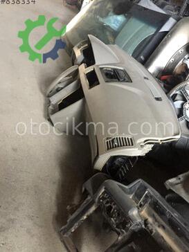 Volvo XC90 Göğüs çıkma parça