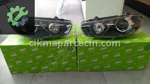Volkswagen Scirocco Sağ Ön Far çıkma parça