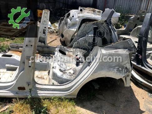 Volkswagen Polo Arka Çamurluk çıkma parça