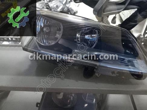 Volkswagen Passat Sağ Ön Far çıkma parça
