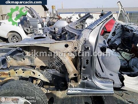 Audi A4 Marşpiyel çıkma parça