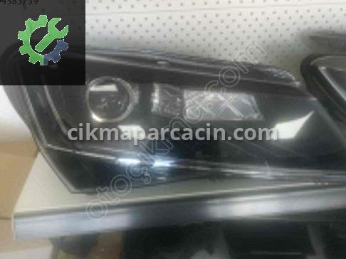 Skoda Superb Sağ Ön Far çıkma parça