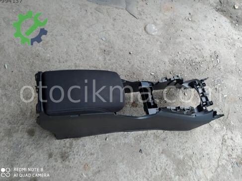 Nissan Qashqai Orta Konsol çıkma parça